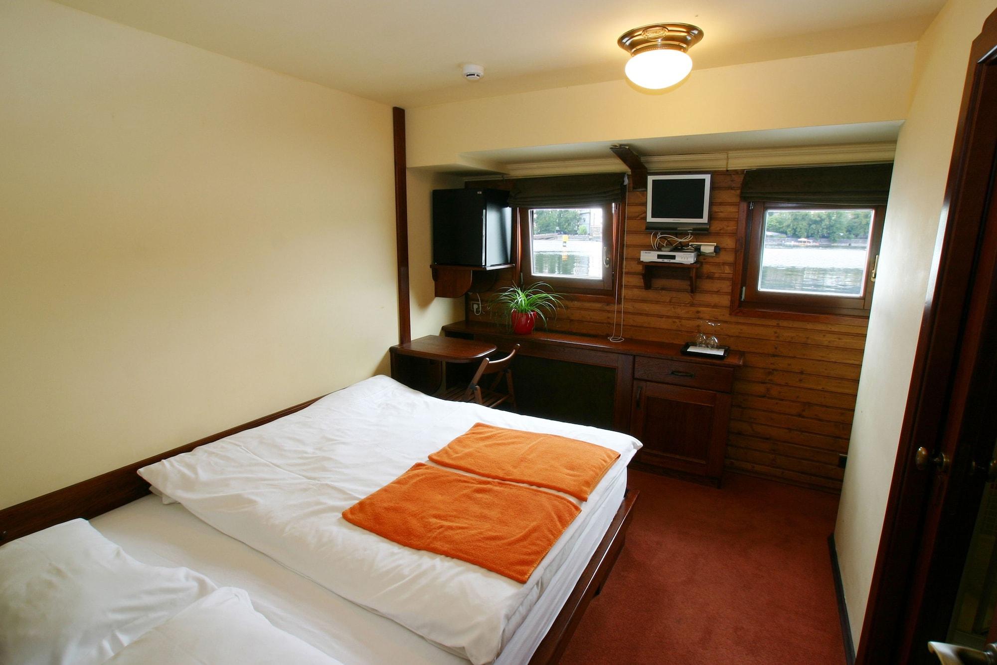 Boat Hotel Matylda Πράγα Εξωτερικό φωτογραφία