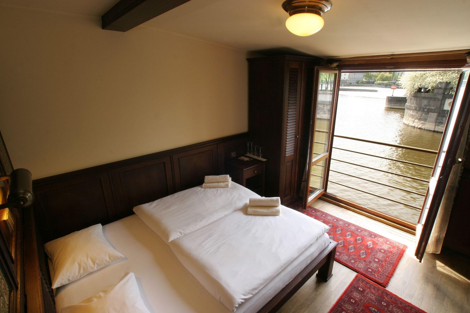 Boat Hotel Matylda Πράγα Εξωτερικό φωτογραφία